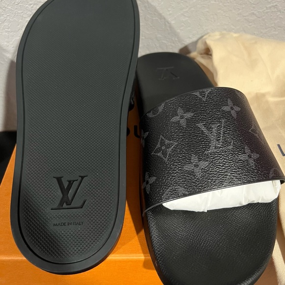 - SOLD Brand New Louis Vuitton Waterfront mules (eclipse) - Picture 5 of 6